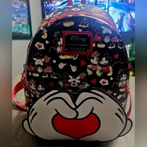 Disney Mickey & Minnie 3D Hand Heart "In Love" loungefly backpack black/red